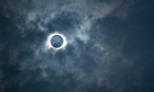 Read more about the article RLA Students Experience Rare Eclipse Event
